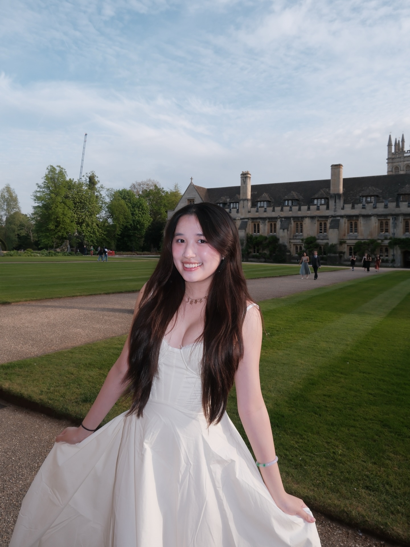 H&igrave;nh ảnh mới nhất của Jenny Huỳnh tại Đại học Oxford năm 2026: B&ugrave;ng nổ visual - Ảnh 2.