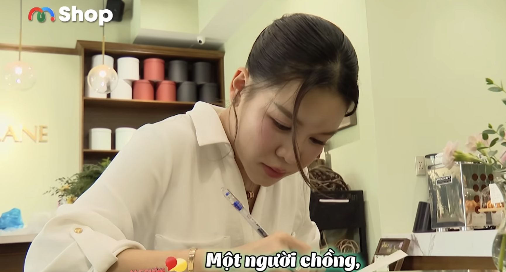 N&agrave;ng d&acirc;u Yến Xu&acirc;n chinh phục tr&aacute;i tim bố mẹ chồng người Nga trong năm 2026 - Ảnh 6.