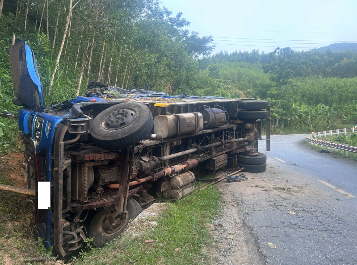 Lật xe tại đ&egrave;o Violak 2026: 2 Người tử vong , 1 người bị thương nặng - Ảnh 2.