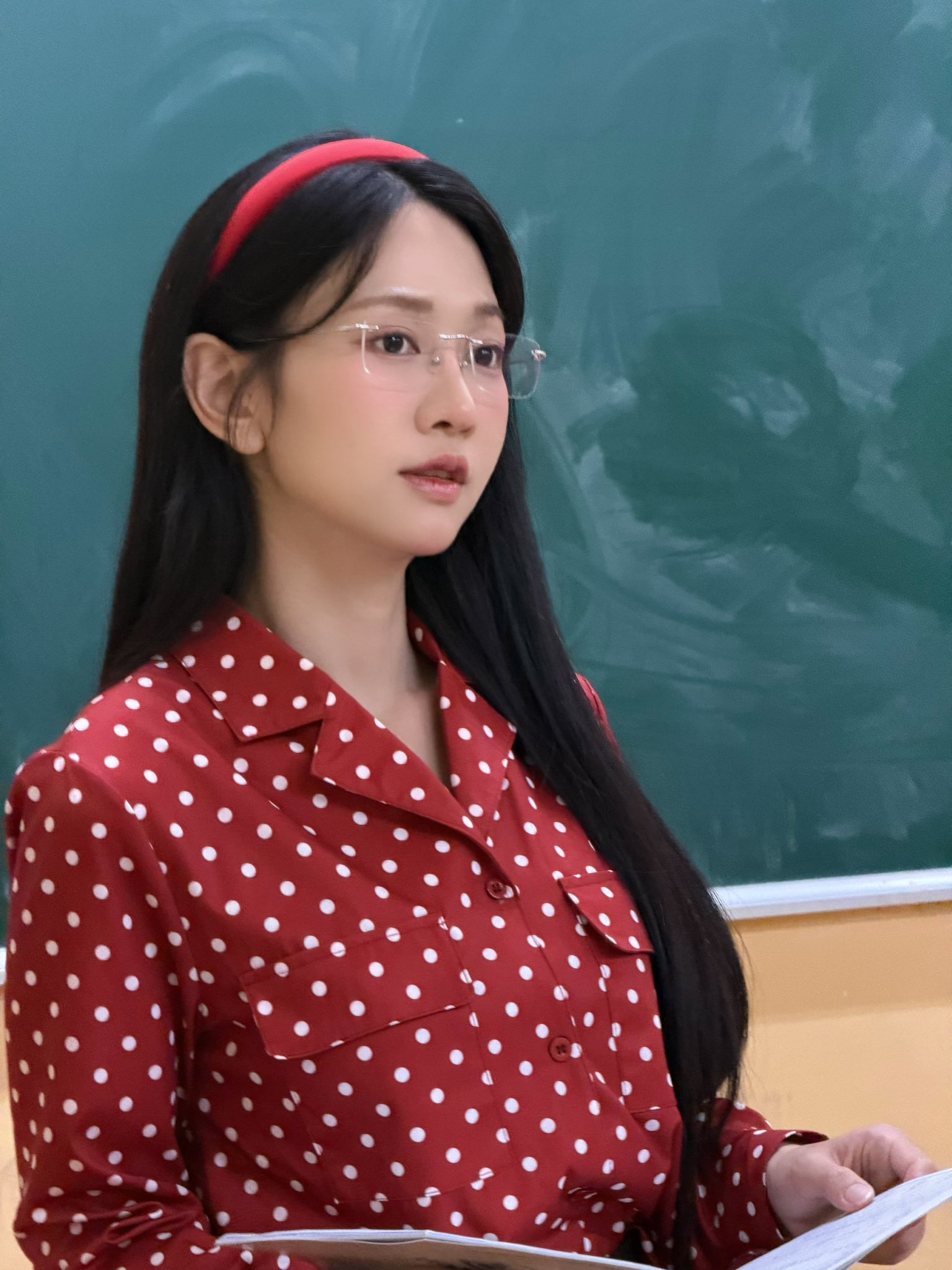 L&ecirc; Bống g&acirc;y sốt với clip ngậm cọ vẽ tranh , tạo trend tr&ecirc;n mạng x&atilde; hội 2026 - Ảnh 13.