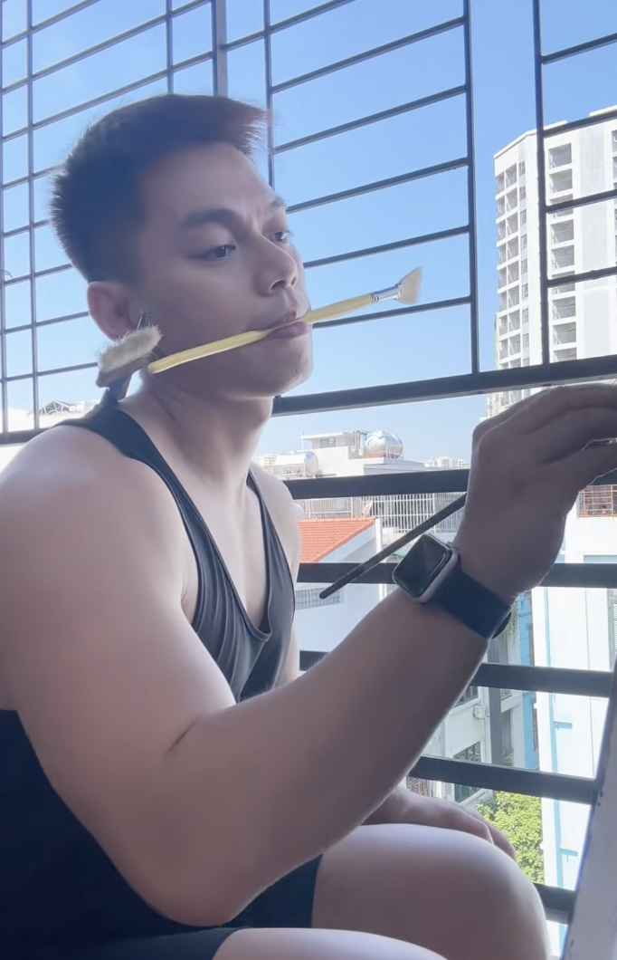 L&ecirc; Bống g&acirc;y sốt với clip ngậm cọ vẽ tranh , tạo trend tr&ecirc;n mạng x&atilde; hội 2026 - Ảnh 10.