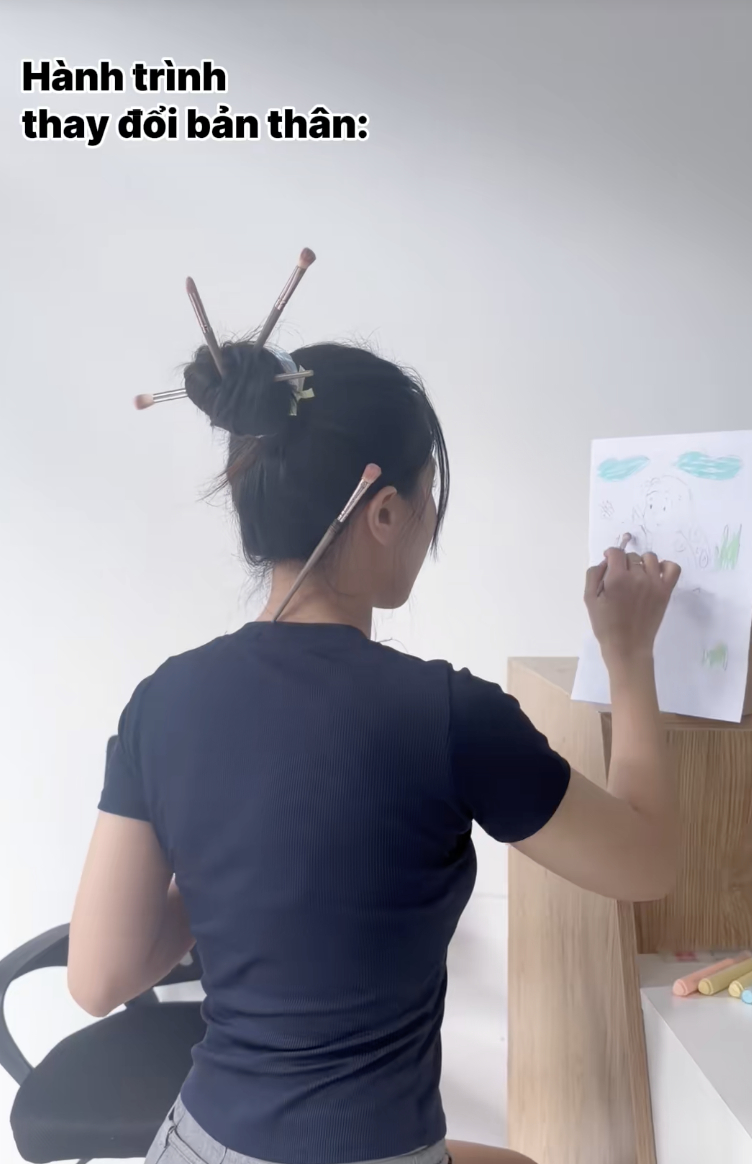 L&ecirc; Bống g&acirc;y sốt với clip ngậm cọ vẽ tranh , tạo trend tr&ecirc;n mạng x&atilde; hội 2026 - Ảnh 9.