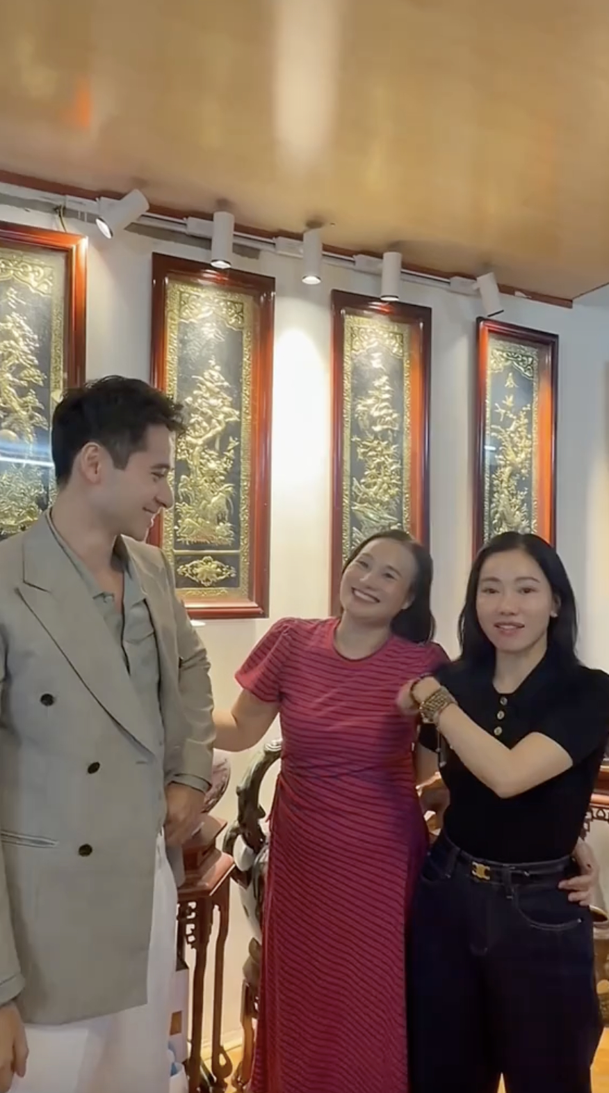 Căn nh&agrave; giản dị của Nam vương Tuấn Ngọc ở phố cổ Hải Ph&ograve;ng - Ảnh 1.