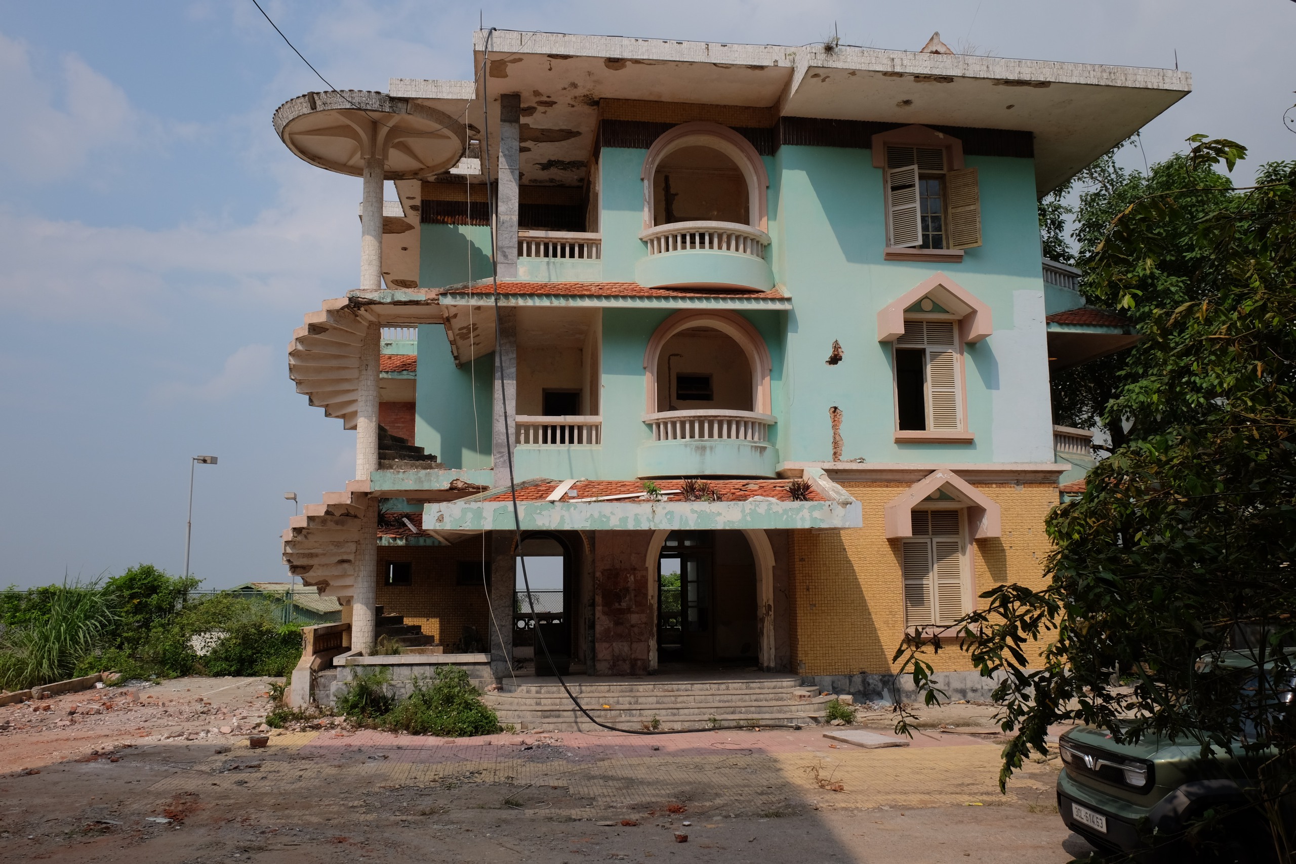 Phá dỡ con phố