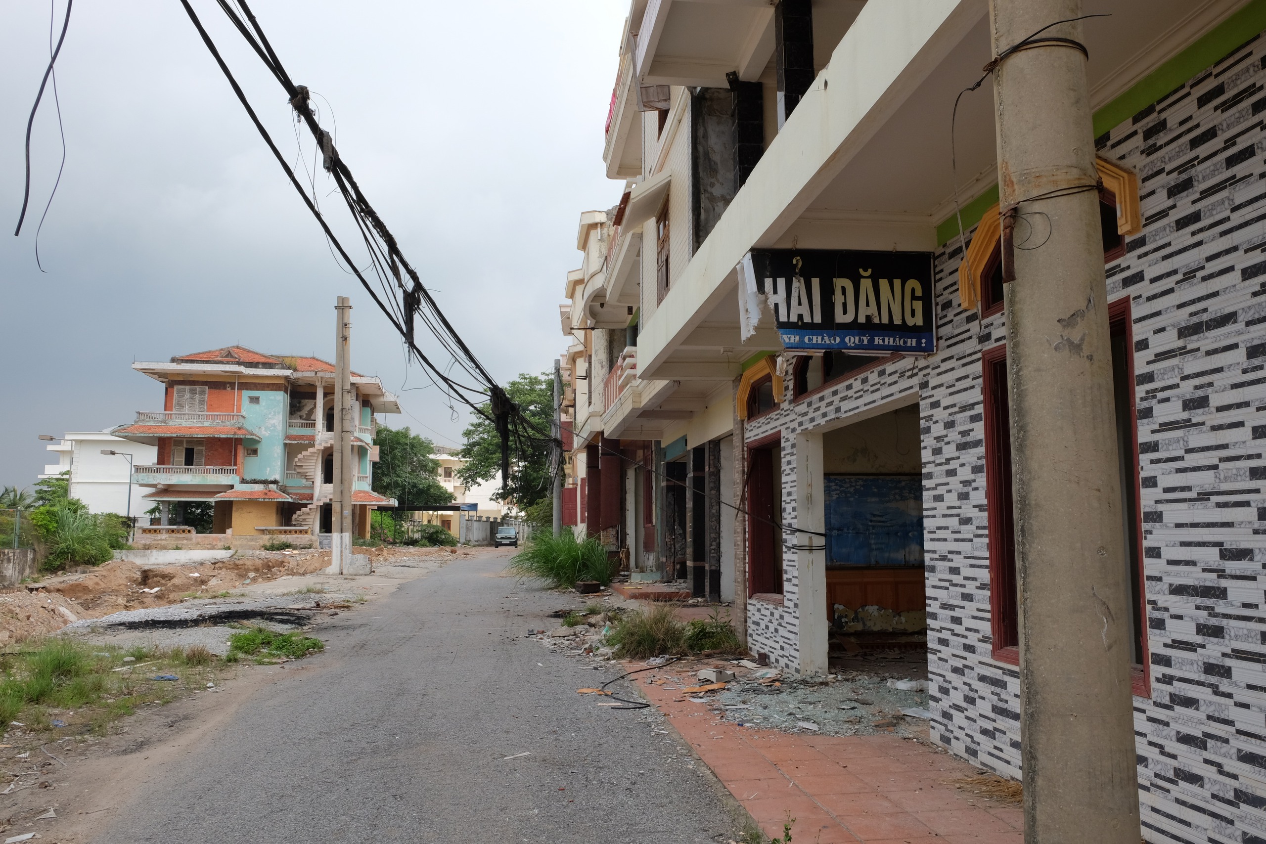 Phá dỡ con phố
