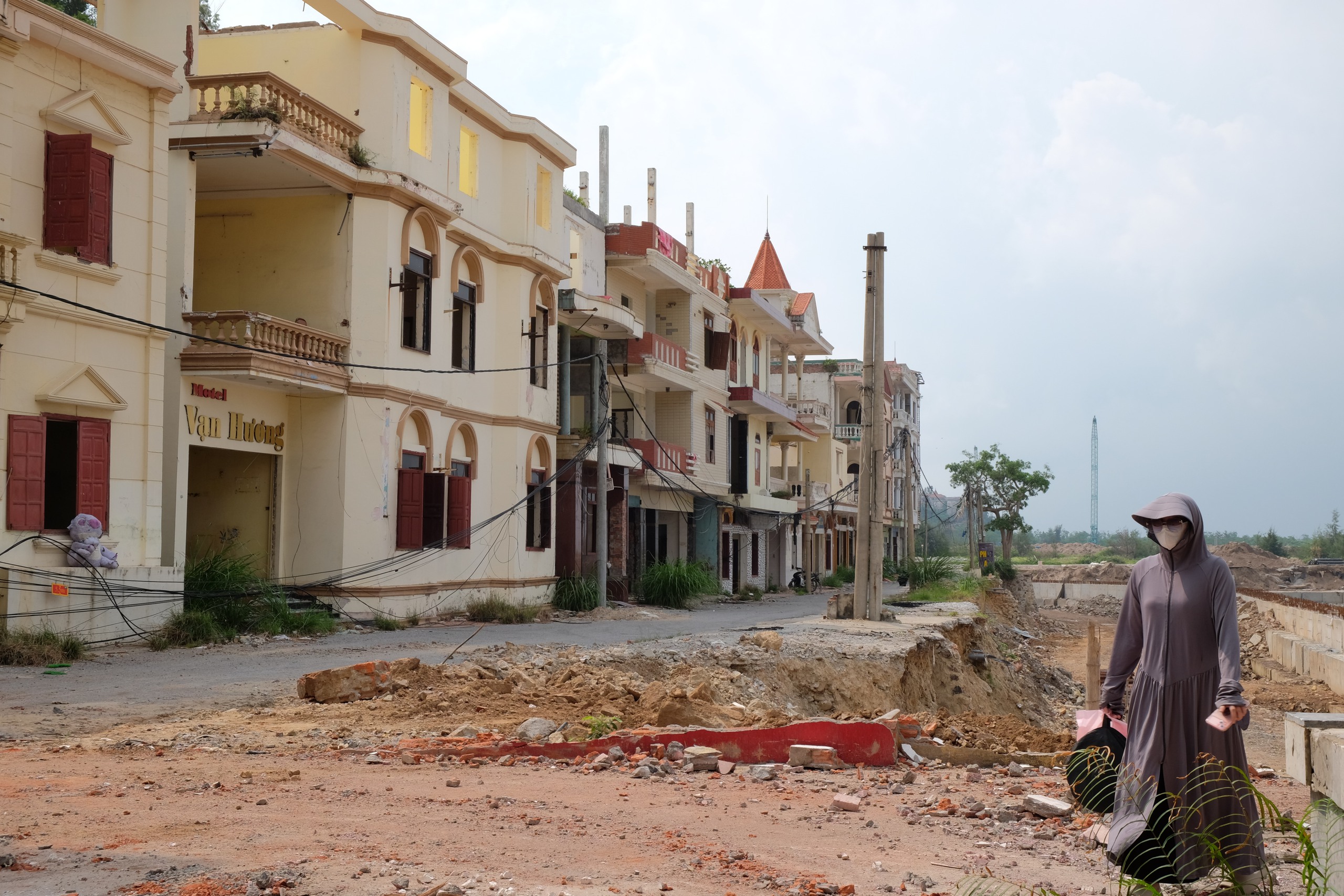 Phá dỡ con phố