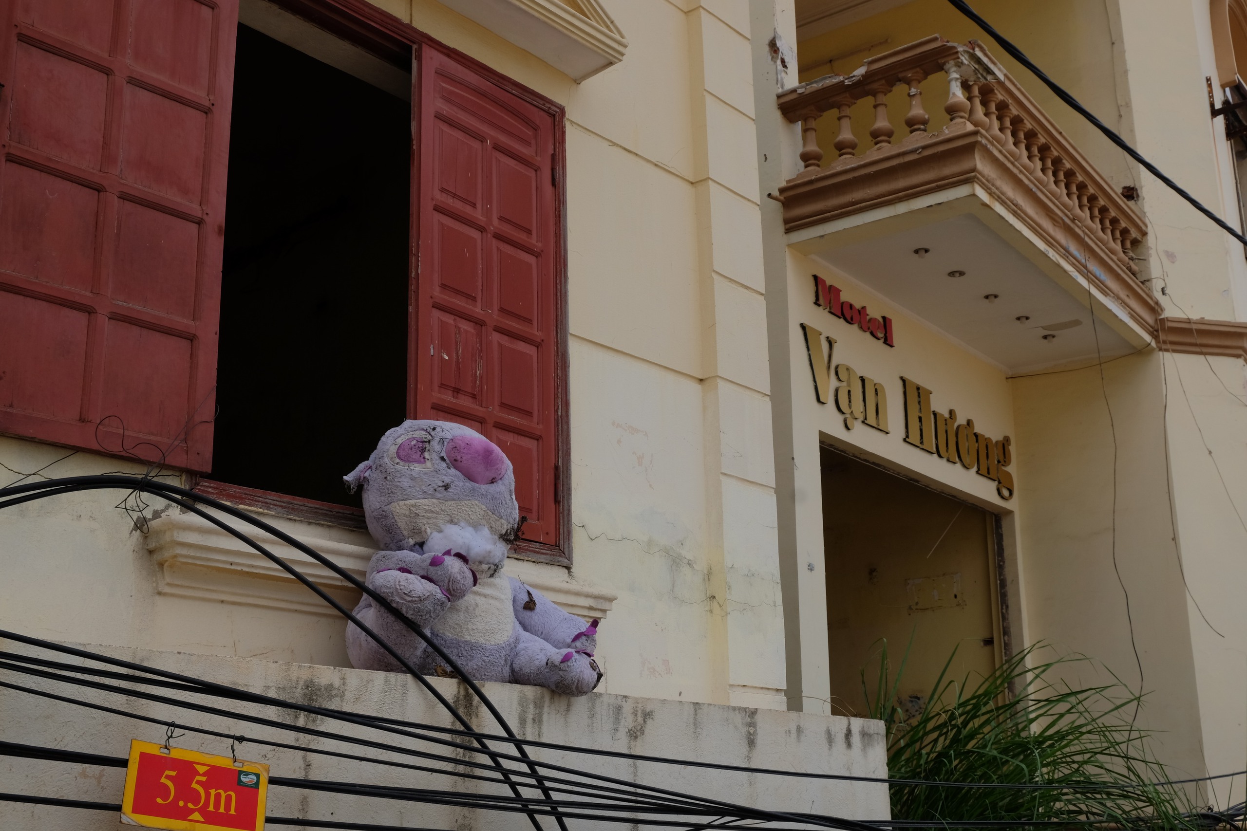 Phá dỡ con phố