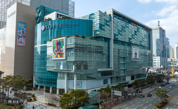 Sập trần nh&agrave; tại Lotte Centum City: 100 Người sơ t&aacute;n khẩn cấp - Ảnh 2.