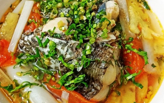 Đ&acirc;y ch&iacute;nh l&agrave; &ldquo;b&iacute; quyết&rdquo; của m&ugrave;i tanh: Cho v&agrave;o khi rửa c&aacute;, tanh mấy cũng biến mất, thịt mềm ngọt bất ngờ - Ảnh 1.