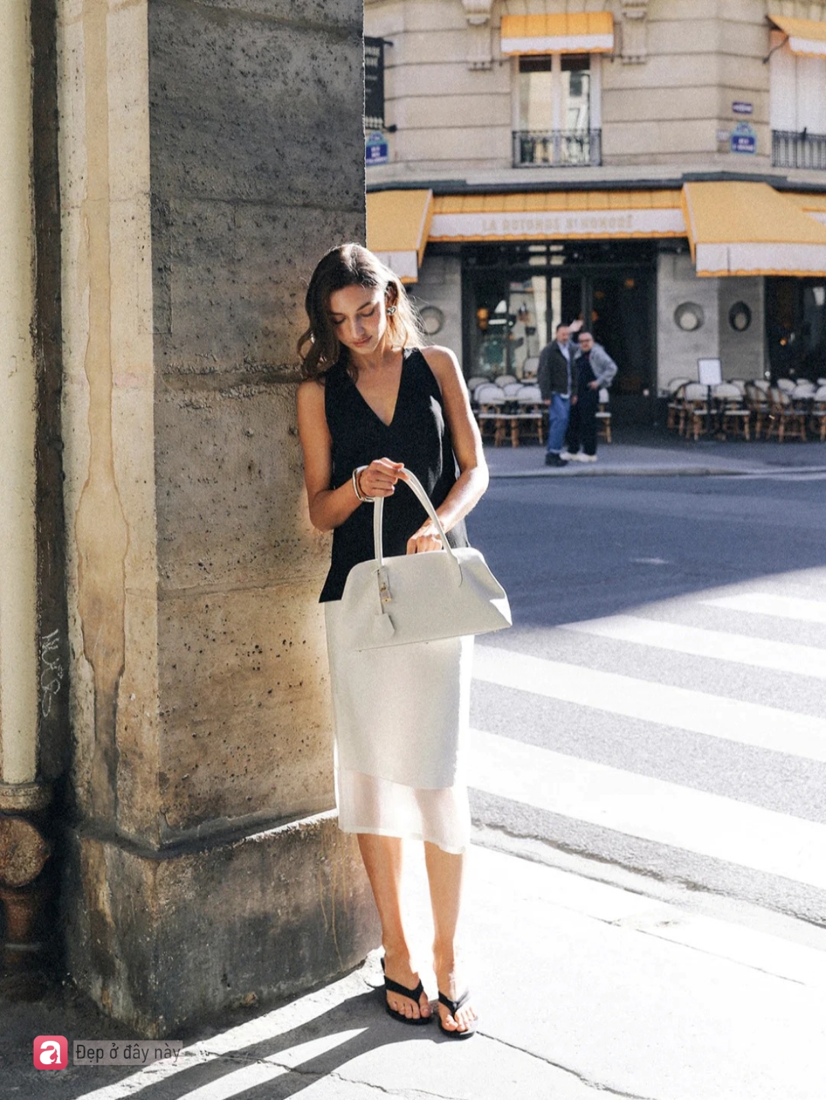 Một ng&agrave;y ở Paris: Khi chủ nghĩa tối giản gặp tinh thần &ldquo;old money&rdquo; - Ảnh 9.