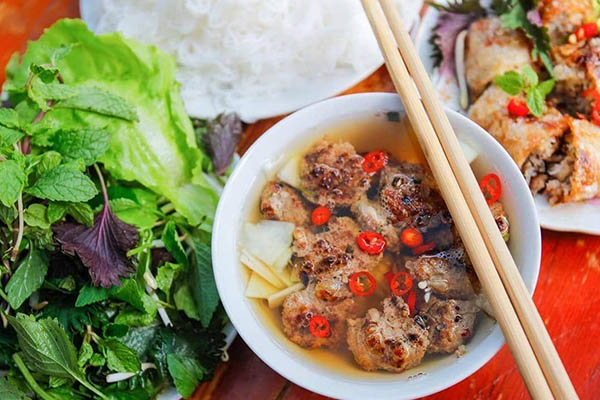B&uacute;n chả H&agrave; Nội - m&oacute;n ăn b&igrave;nh d&acirc;n lọt Top 5 ngon nhất Đ&ocirc;ng Nam &Aacute; 2026 - Ảnh 1.