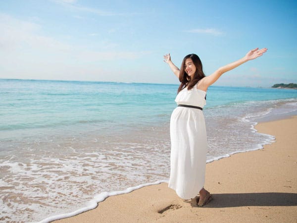 Mùa hè ấm áp đang đến, các mẹ bầu có kế hoạch đi du lịch cần lưu ý 7 điều quan trọng - Ảnh 1.