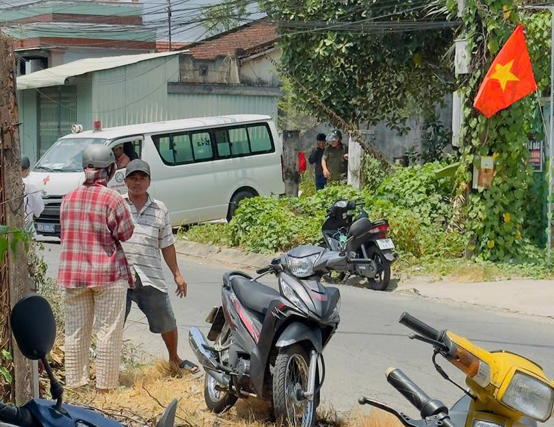 Vụ người đ&agrave;n &ocirc;ng s&aacute;t hại vợ v&agrave; con trai 2 th&aacute;ng tuổi: Bất ngờ lời kể từ h&agrave;ng x&oacute;m - Ảnh 1.