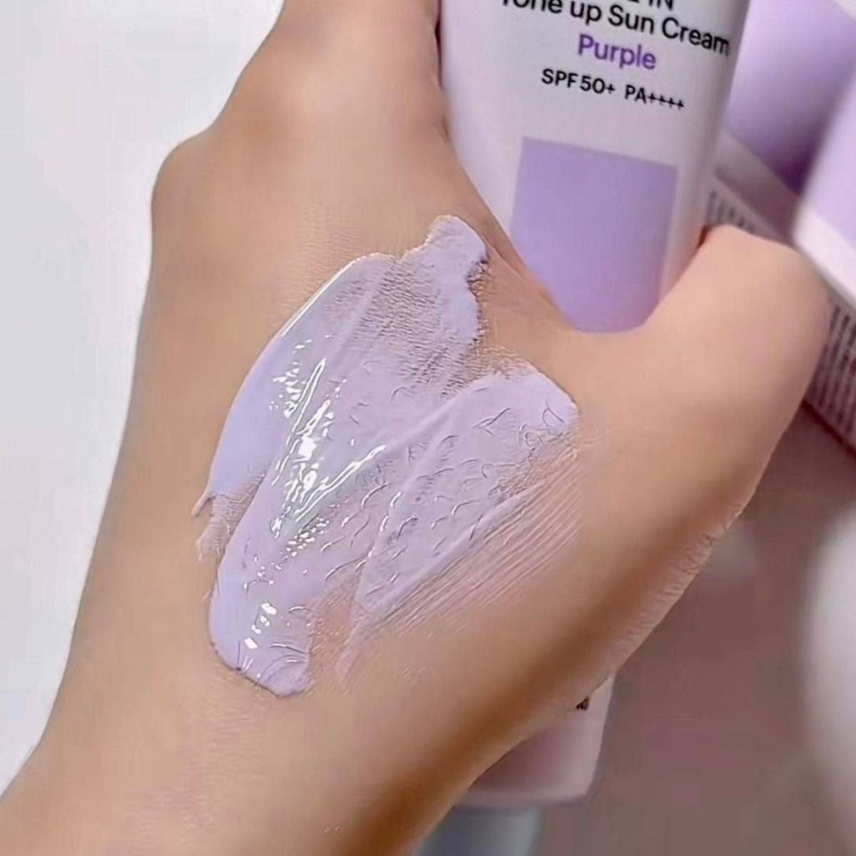 Ph&uacute; b&agrave; 40 tuổi chia sẻ b&iacute; quyết dưỡng da 