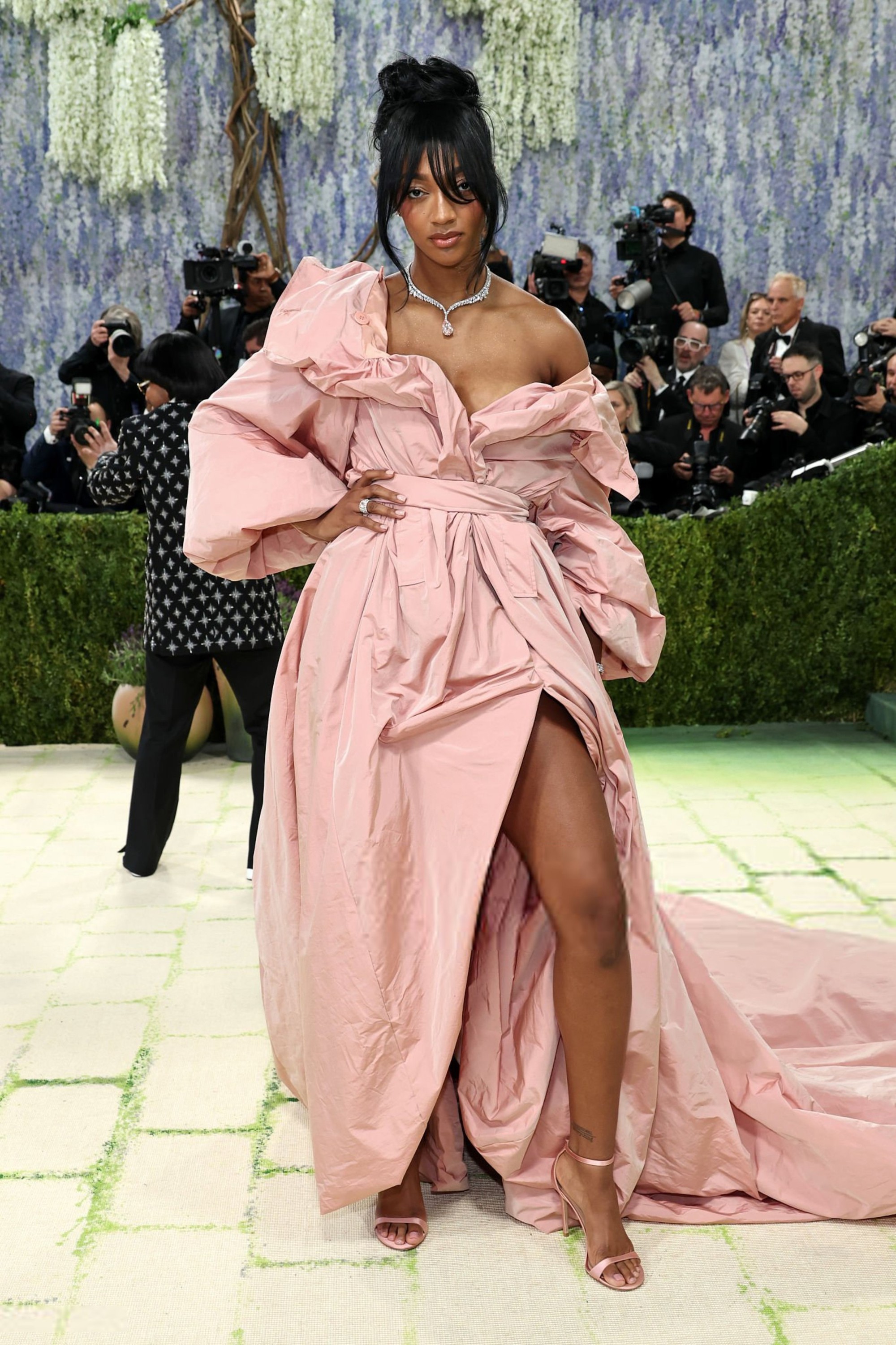 Trực tiếp Met Gala 2026: Tượng tạc, thiết kế điêu khắc cơ thể ngập tràn, BLACKPINK đã có mặt - Ảnh 36.