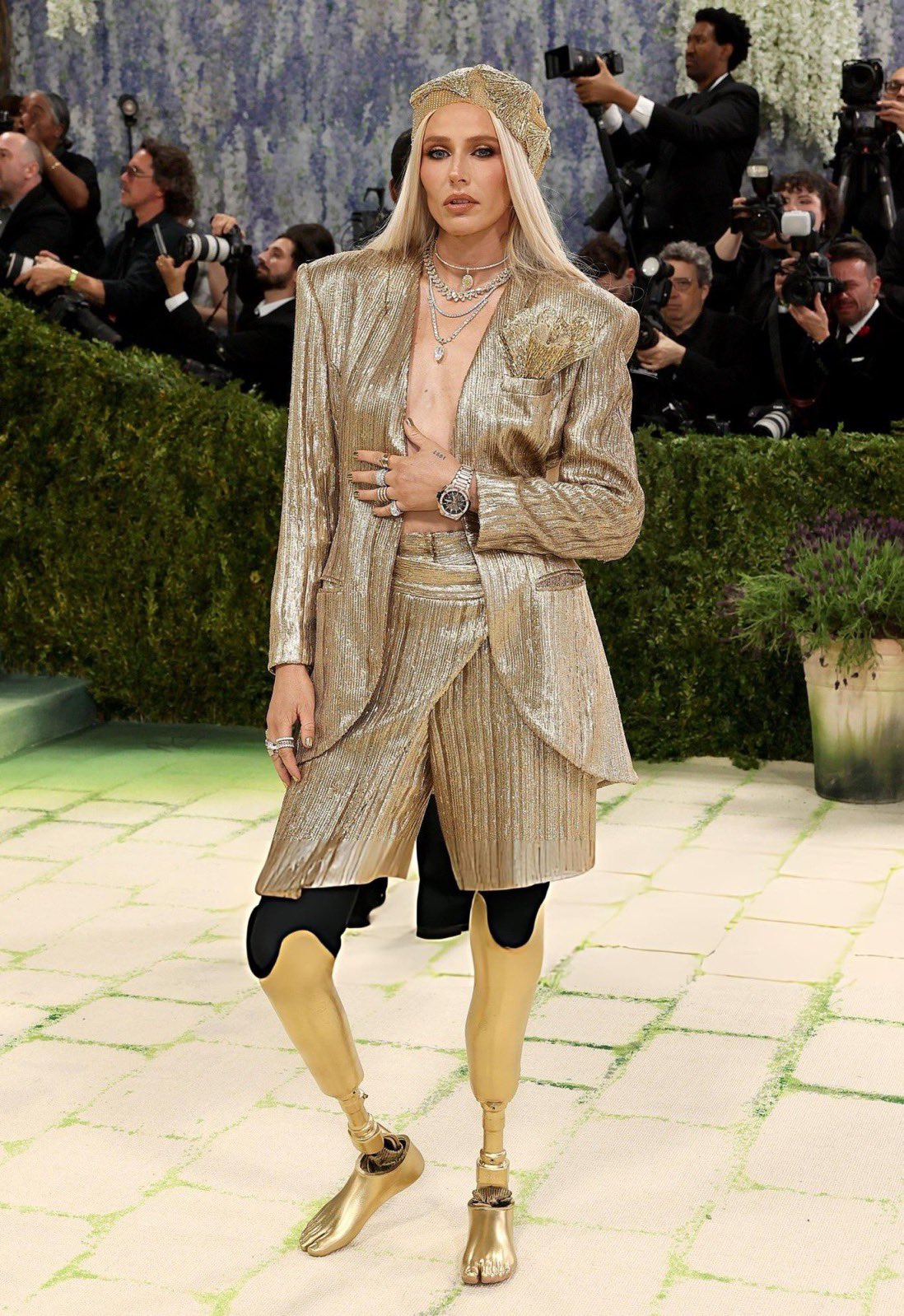 Trực tiếp Met Gala 2026: Tượng tạc, thiết kế điêu khắc cơ thể ngập tràn, BLACKPINK đã có mặt - Ảnh 37.