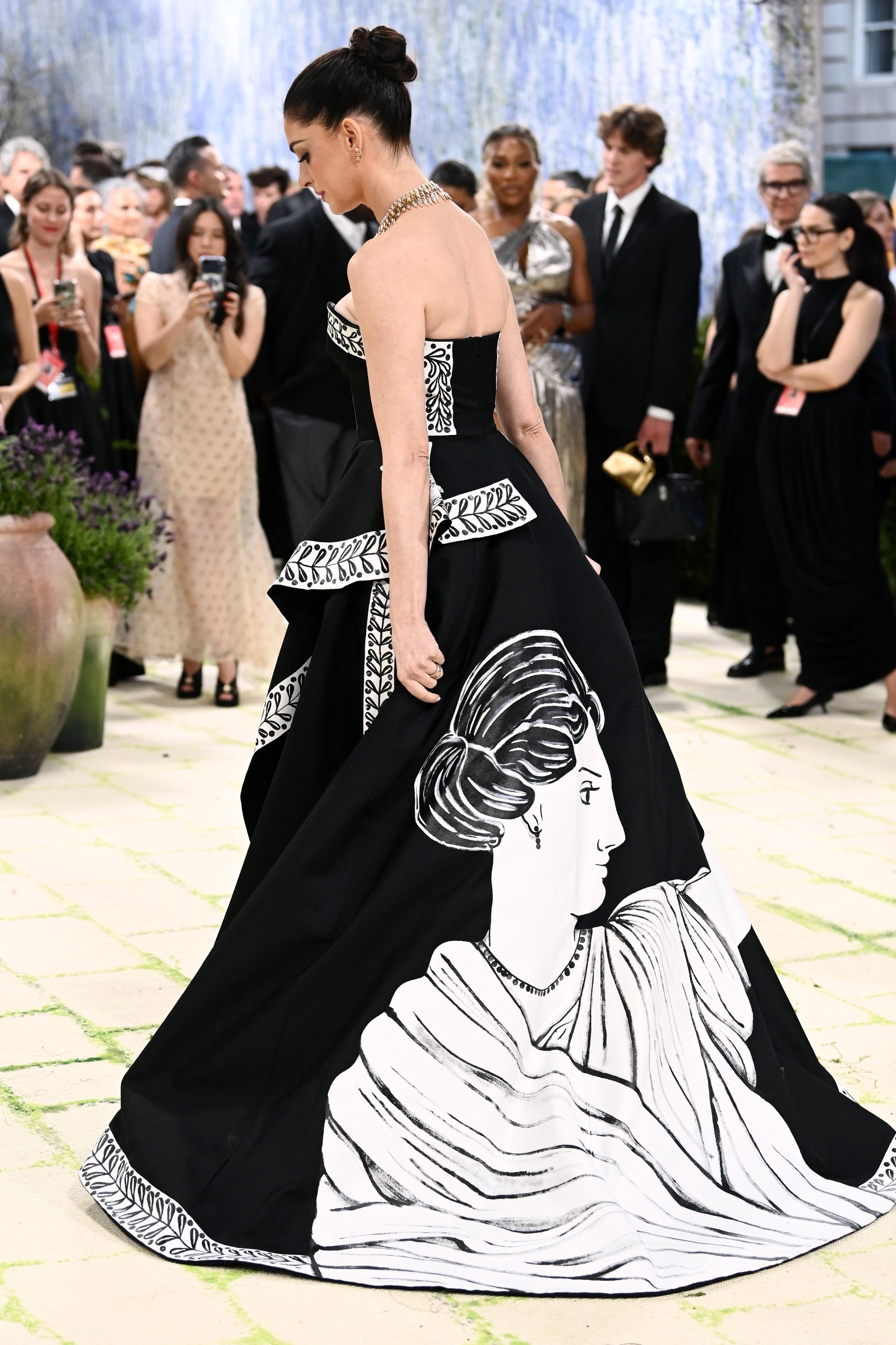 Trực tiếp Met Gala 2026: Tượng tạc, thiết kế điêu khắc cơ thể ngập tràn, BLACKPINK đã có mặt - Ảnh 19.