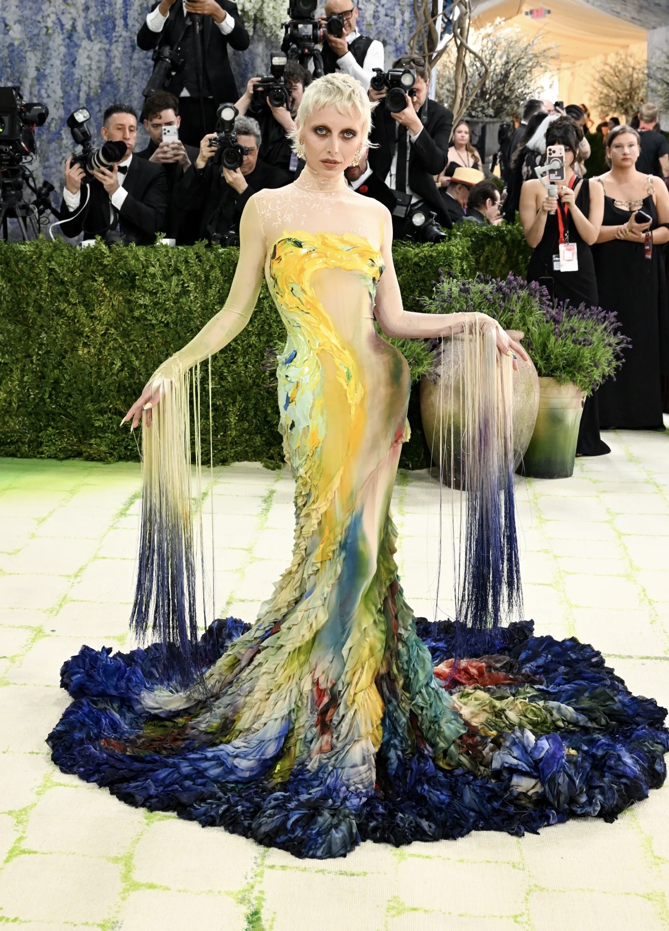 Trực tiếp Met Gala 2026: Tượng tạc, thiết kế điêu khắc cơ thể ngập tràn, BLACKPINK đã có mặt - Ảnh 42.
