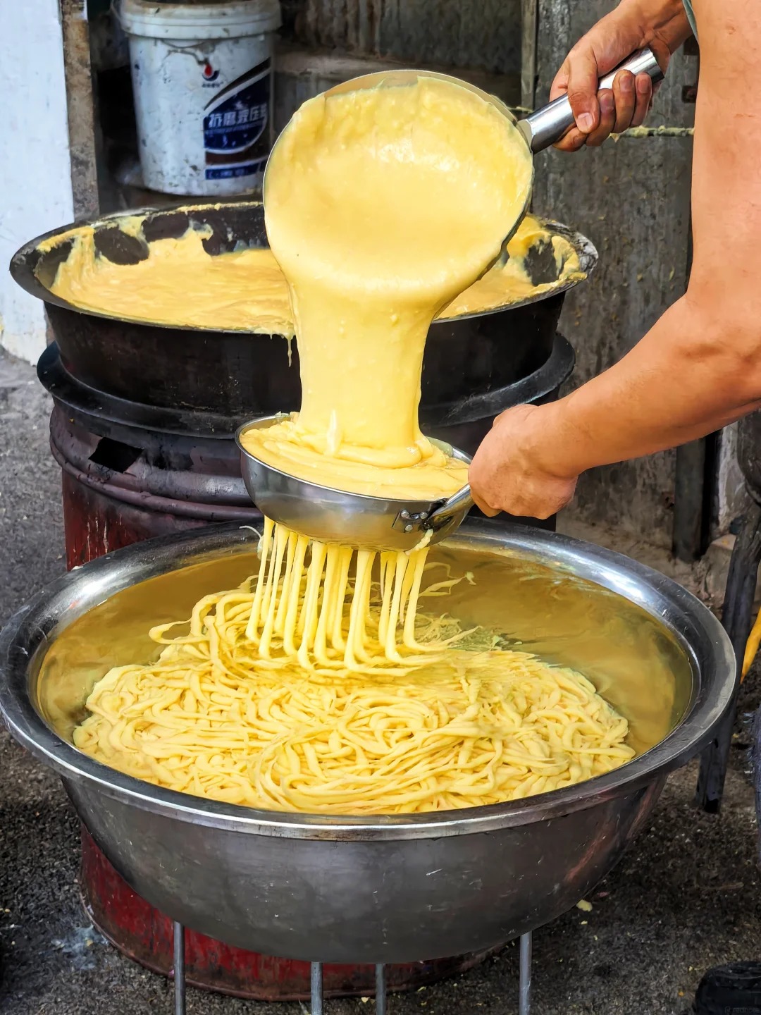 Mùa hè nắng nóng 40 độ tại Tây An: Thưởng thức tương thủy ngư ngư giải nhiệt - Ảnh 5.