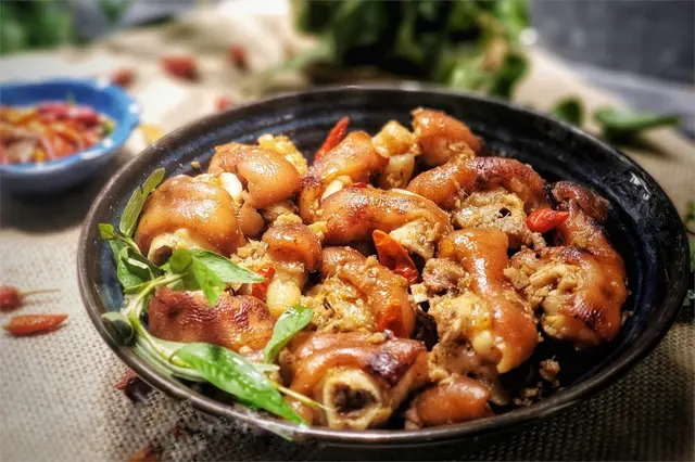 Ăn chân giò heo thường xuyên, cơ thể người mắc ung thư có thể thay đổi ra sao? - Ảnh 2.