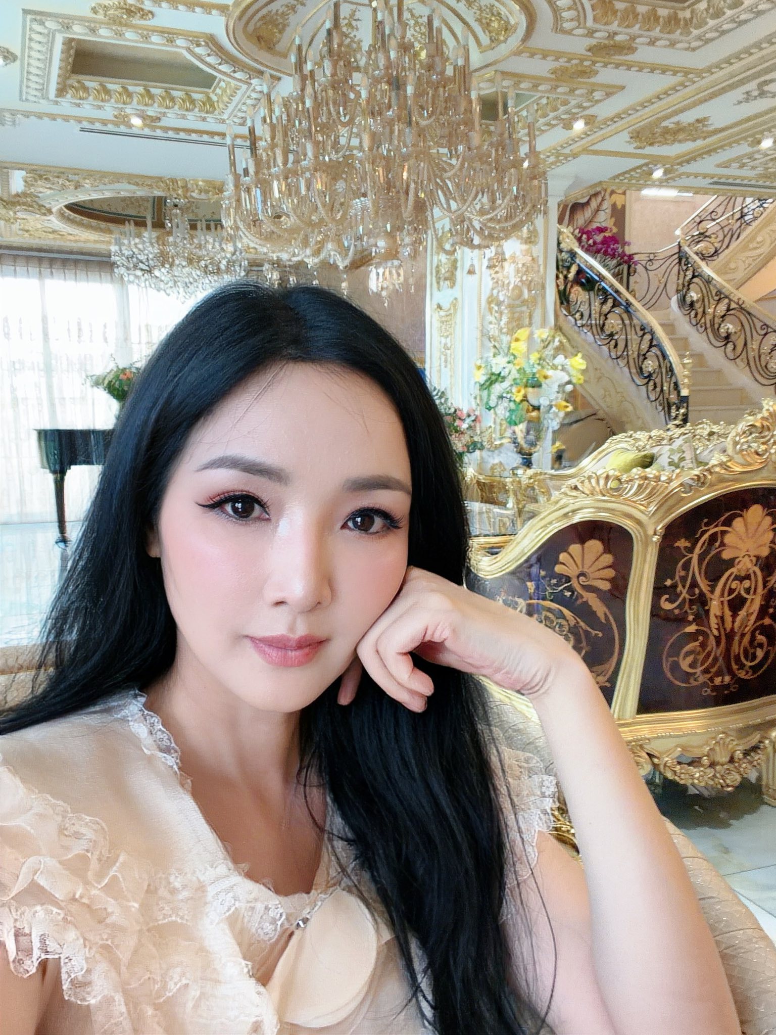 Mẹ đơn th&acirc;n U60 khoe body đẹp 