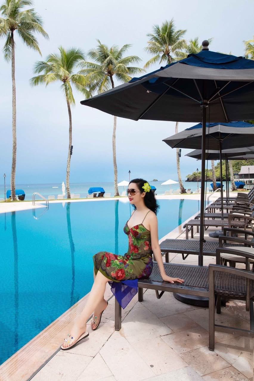 Mẹ đơn th&acirc;n U60 khoe body đẹp 