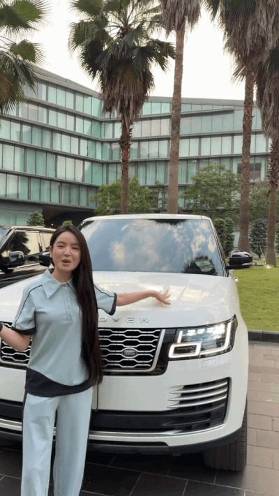 Chu Thanh Huyền b&aacute;n xe 5 tỷ đồng v&agrave; c&acirc;u chuyện gia thế khủng của mẹ v&agrave; b&eacute; - Ảnh 1.