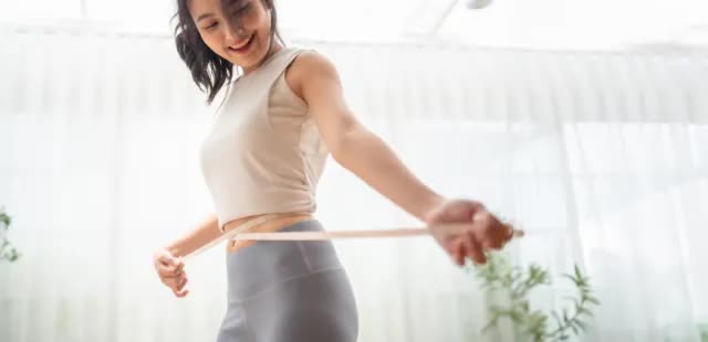 B&iacute; mật của U60 vẫn giữ được v&ograve;ng eo: Ăn th&ecirc;m m&oacute;n n&agrave;y trước khi ngủ gi&uacute;p đốt mỡ xuy&ecirc;n m&agrave;n đ&ecirc;m, cơ bắp lại săn chắc - Ảnh 1.