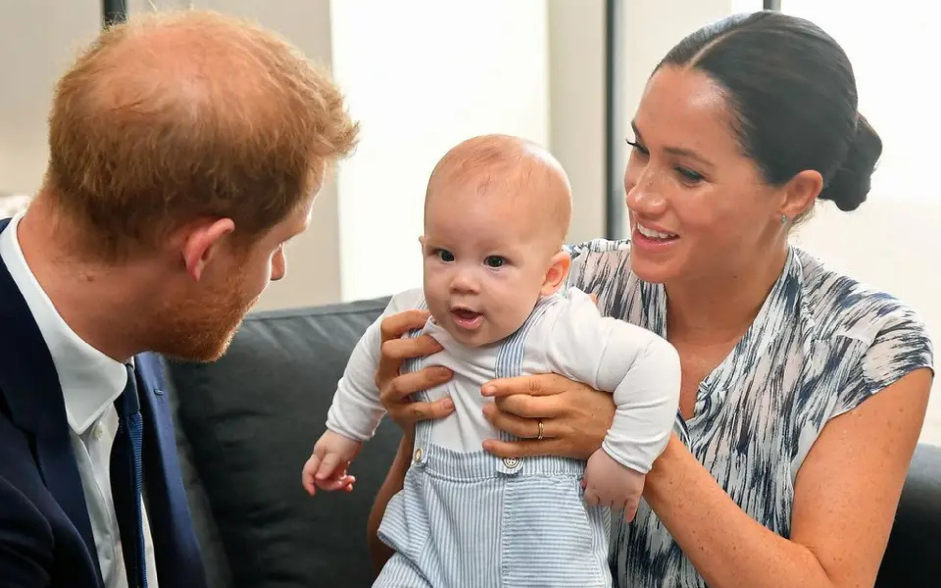Sinh nhật 7 tuổi của Ho&agrave;ng tử Archie: Tiệc ri&ecirc;ng tư hay ho&agrave;ng gia tại biệt thự 764 tỷ đồng - Ảnh 4.