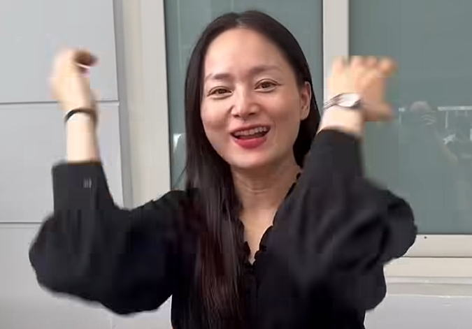 Lan Phương nhảy cẫng vui mừng, b&igrave;nh luận độc hại cũng &agrave;o &agrave;o xuất hiện - Ảnh 1.