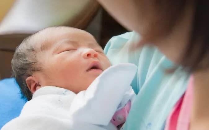 Nhiều phụ nữ H&agrave;n Quốc phải di chuyển h&agrave;ng trăm km để sinh con - Ảnh 1.