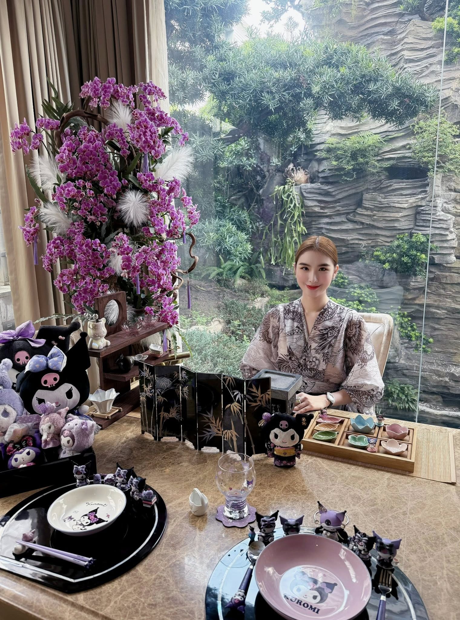 Nội trợ của Ngọc Loan: Tạp dề Versace v&agrave; bộ nồi gang tiền triệu - Ảnh 8.