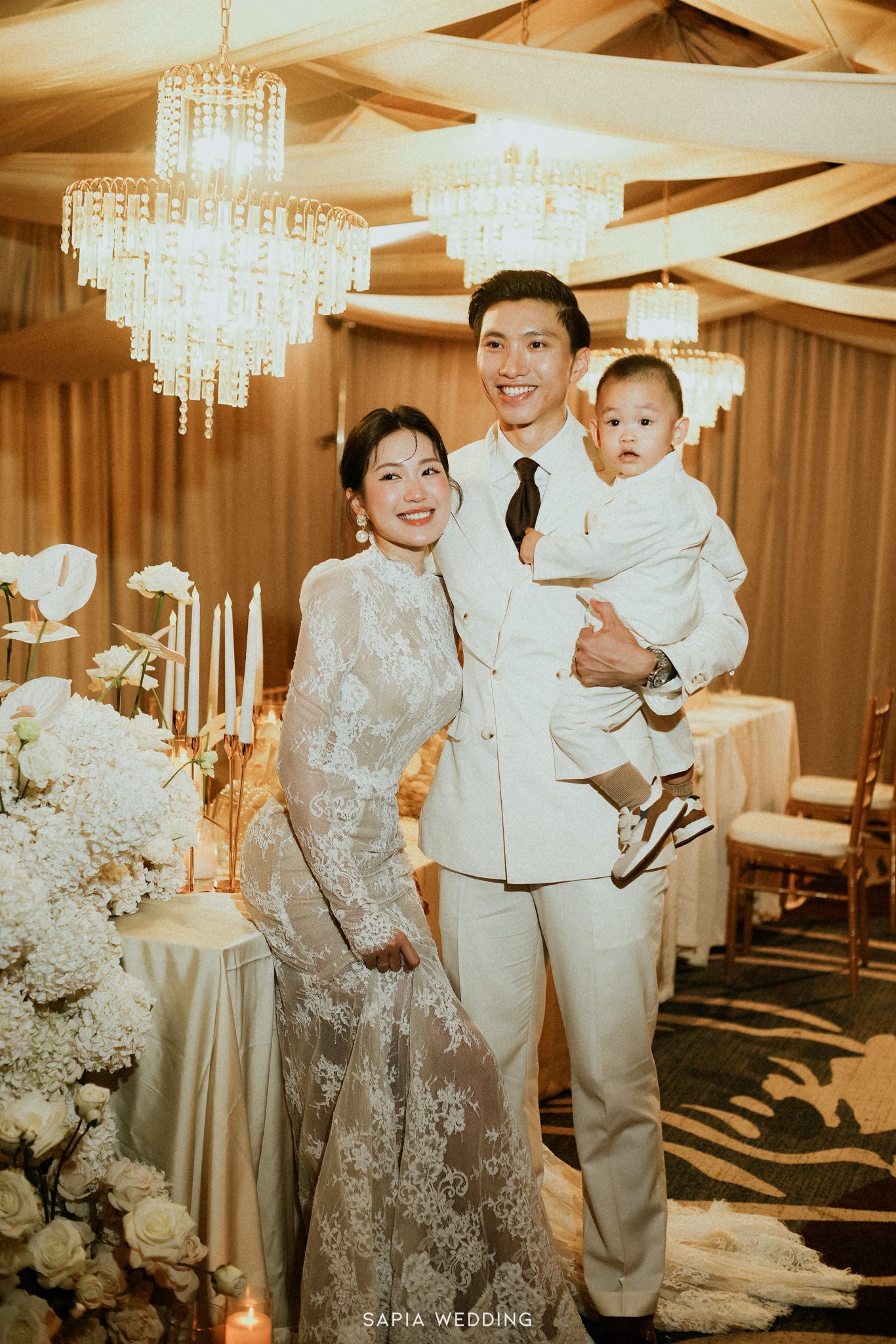 B&eacute; L&uacute;a nh&agrave; Văn Hậu - Hải My v&agrave; những khoảnh khắc đ&aacute;ng y&ecirc;u c&ugrave;ng loa AI - Ảnh 5.