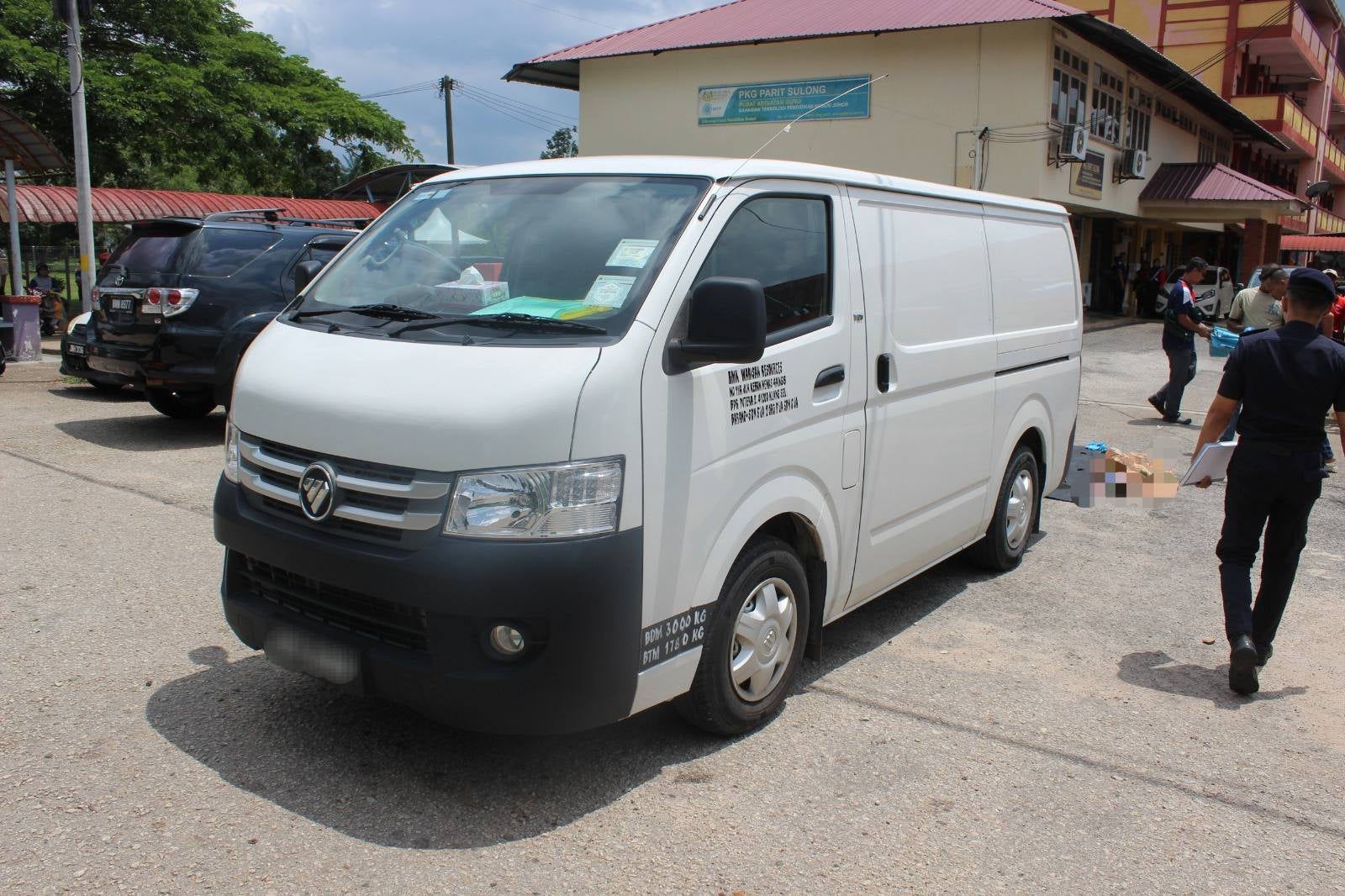 Con g&aacute;i 8 tuổi bị xe tải đ&acirc;m tử vong tại trường học , cha tha thứ cho t&agrave;i xế - Ảnh 1.