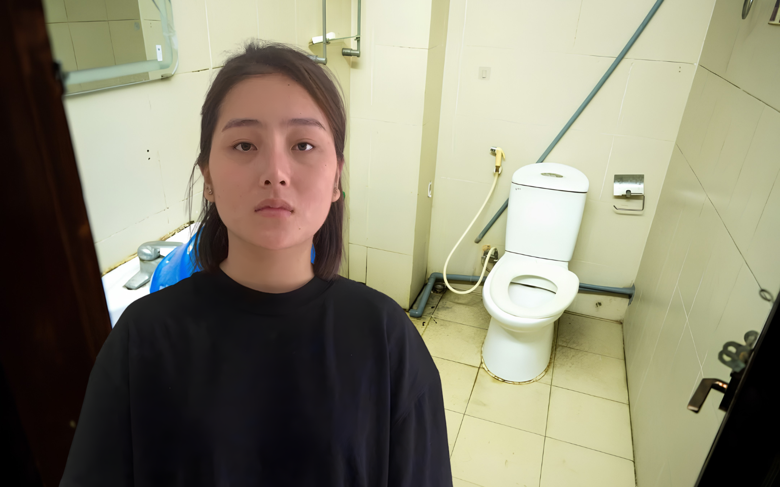 Lời khai của người mẹ bạo hành tử vong bé gái 4 tuổi ở Hà Nội: 