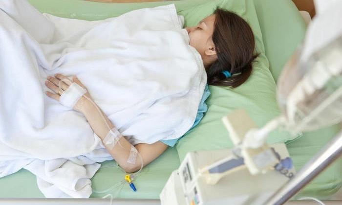 Nữ b&aacute;c sĩ 52 tuổi tử vong sau 2 th&aacute;ng ph&aacute;t hiện ung thư, người nh&agrave; cho biết: B&agrave; kh&ocirc;ng bỏ kỳ kh&aacute;m sức khỏe n&agrave;o - Ảnh 2.