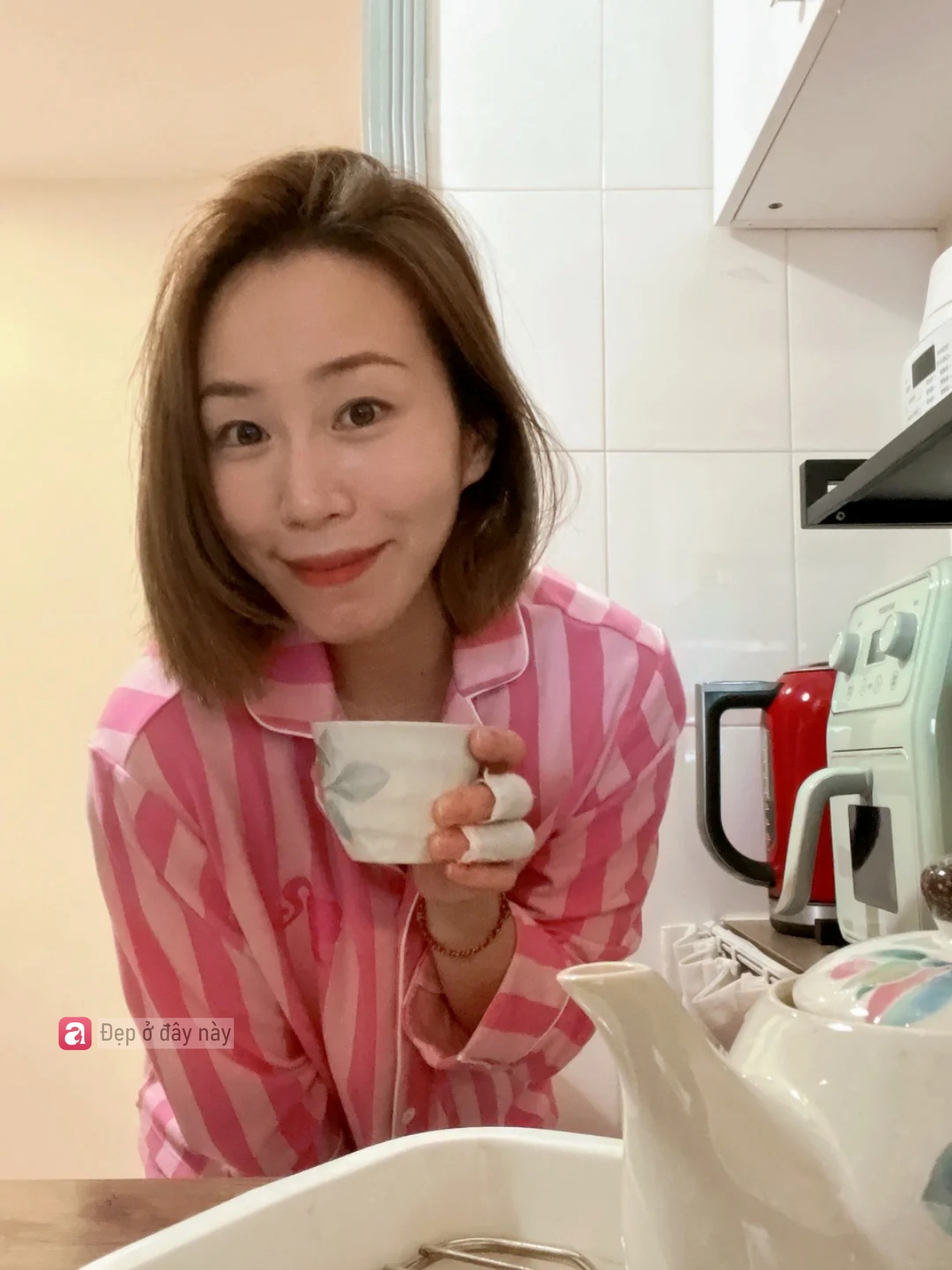 T&ocirc;i chỉ d&ugrave;ng nước hoa hồng v&agrave; mặt nạ giấy, nhưng da lại s&aacute;ng khỏe hơn trước - Ảnh 1.