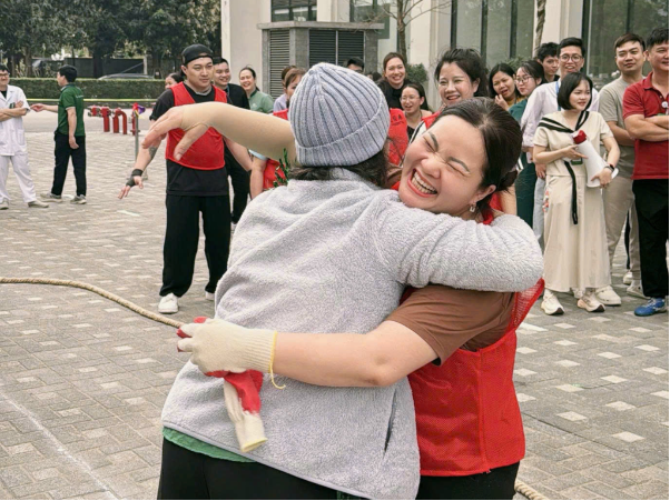 Người gi&aacute;o vi&ecirc;n năm xưa v&agrave; cuộc hội ngộ bất ngờ với học tr&ograve; tại viện dưỡng l&atilde;o Phương Đ&ocirc;ng Asahi - Ảnh 4.