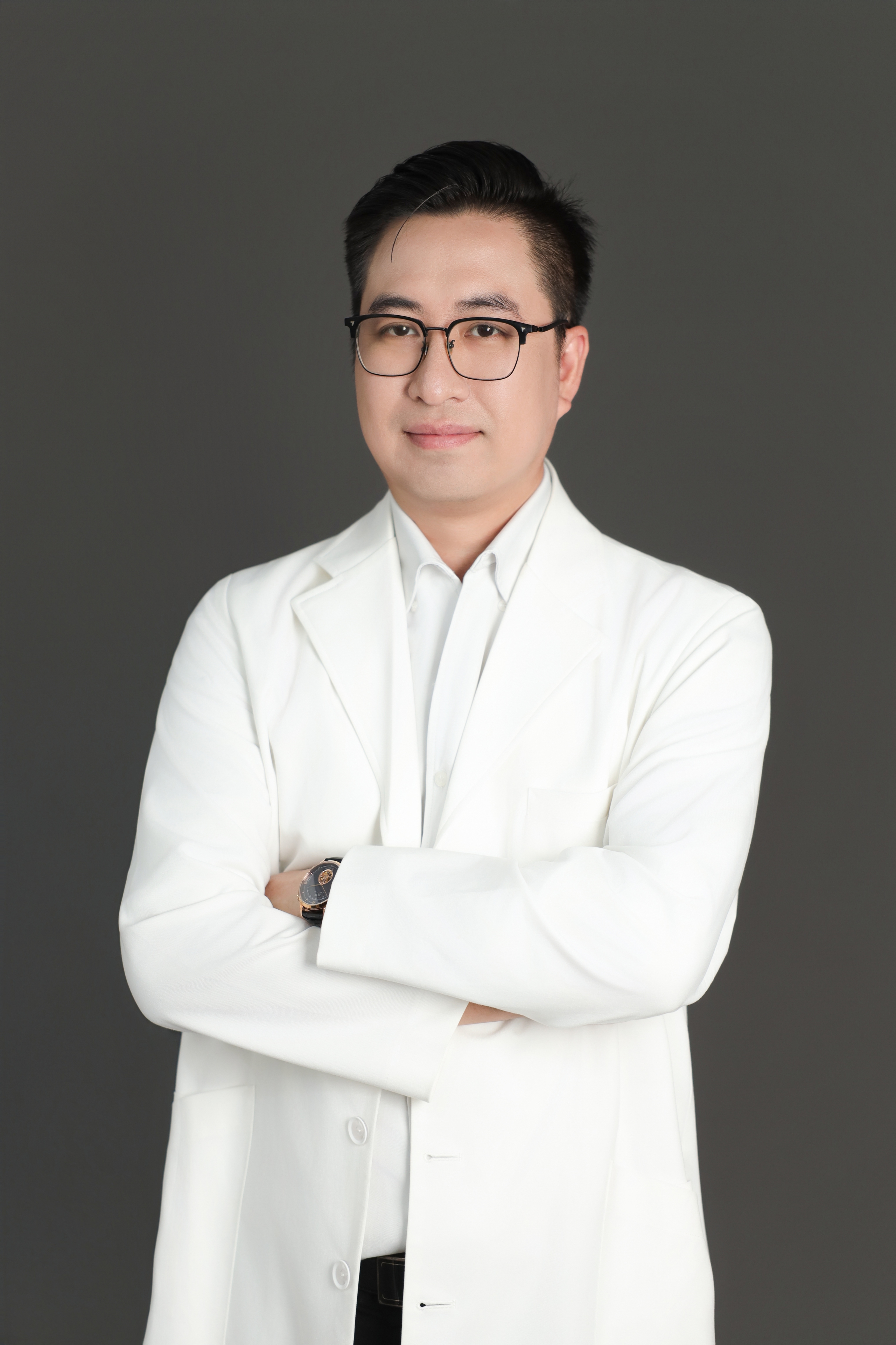 Ths.Bs Phạm Tiến Mạnh với kỹ thuật Utral plus giải pháp cắt triệt cơ cau mày - Ảnh 2.