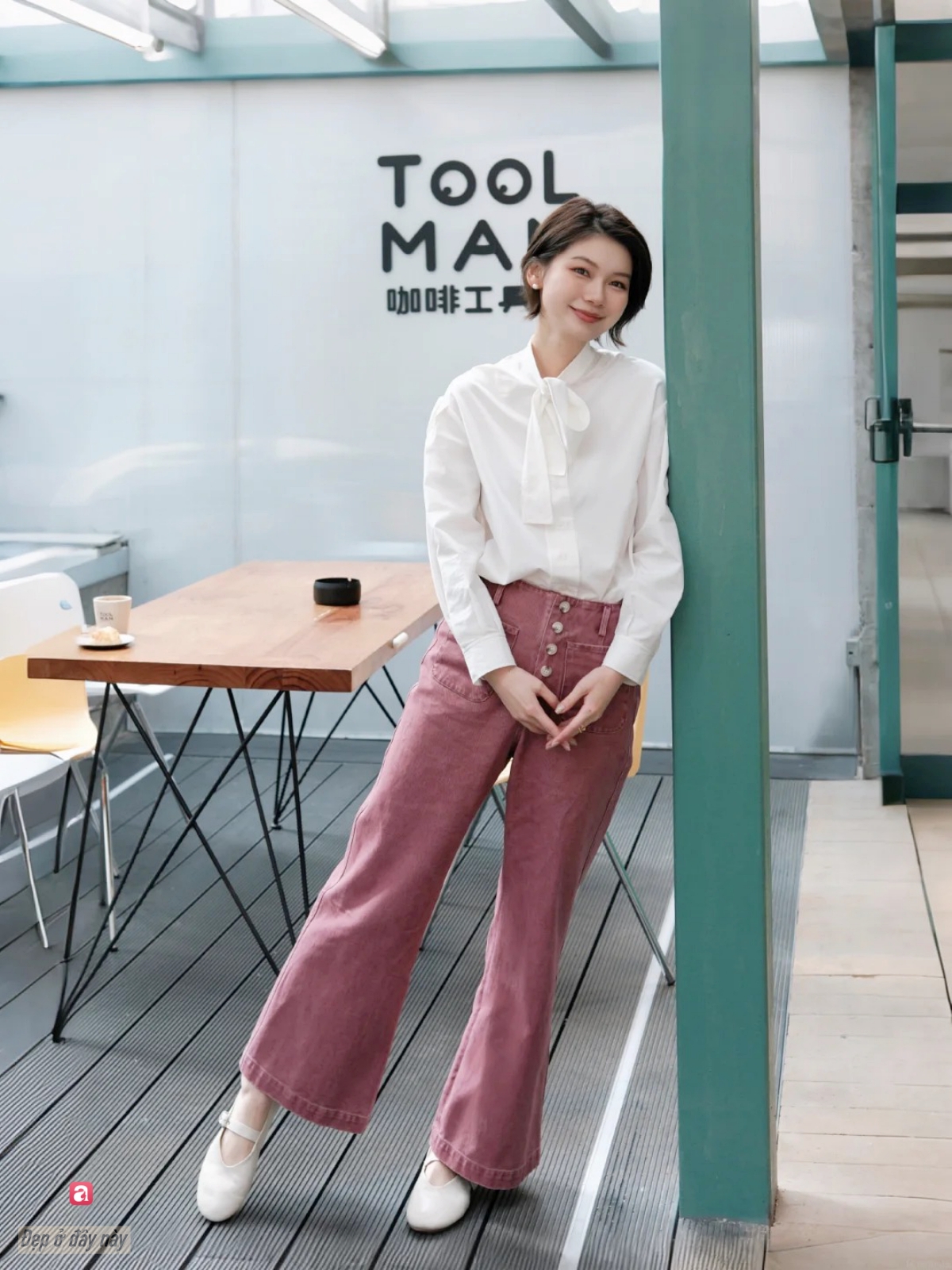 Nếu chưa biết mặc gì đi làm, hãy thử style công sở kiểu quý cô nước Pháp- Ảnh 5.