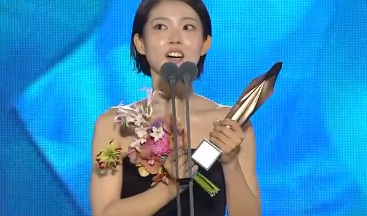Trực tiếp Baeksang 2026: Moon Ga Young vượt qua Son Ye Jin gi&agrave;nh ng&ocirc;i Ảnh hậu - Ảnh 27.