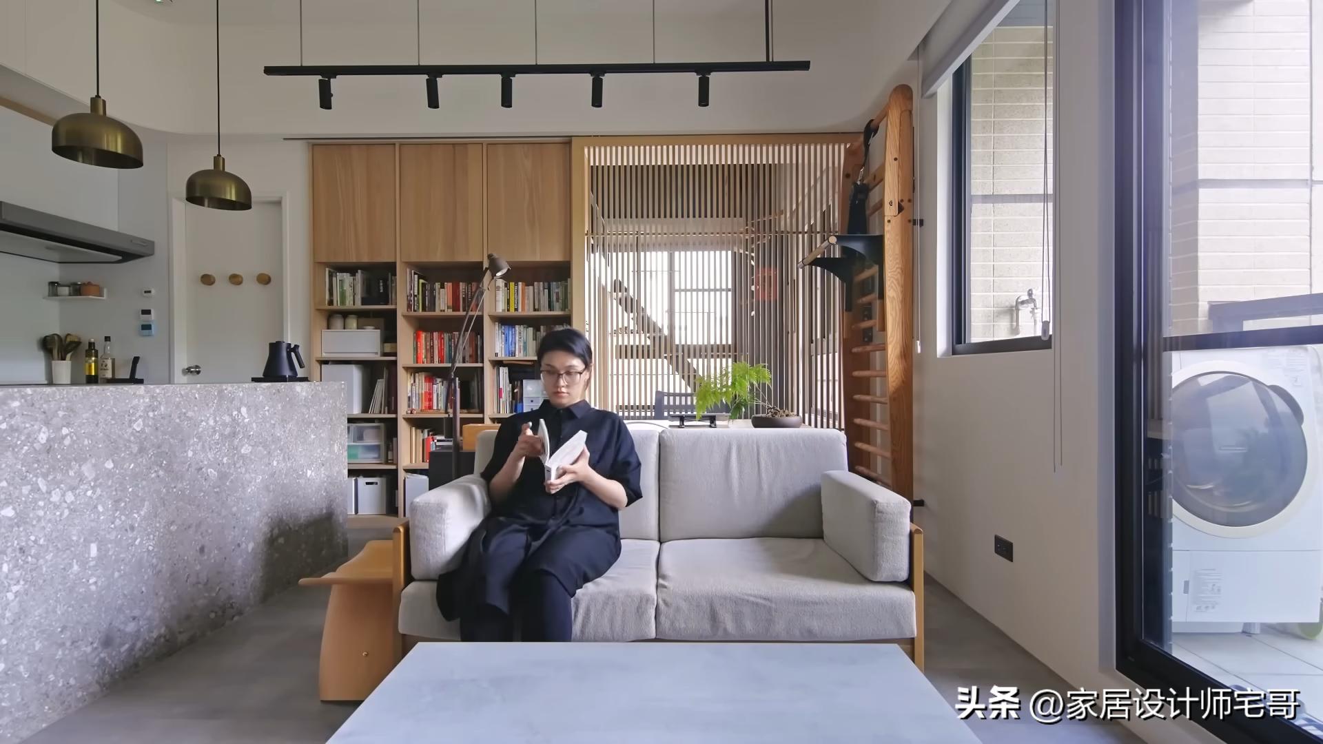 Căn hộ 33m&sup2; của c&ocirc; g&aacute;i 29 tuổi khiến ai cũng bất ngờ: Kh&ocirc;ng rộng nhưng tiện nghi, đẹp như trong phim - Ảnh 2.