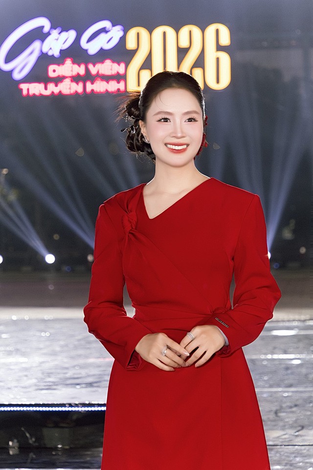 D&ugrave; h&agrave;ng loạt mỹ nữ xuất hiện nhưng "b&oacute;ng hồng" n&agrave;y vẫn l&agrave; đỉnh cao nhan sắc phim giờ v&agrave;ng VTV: L&ecirc;n phim n&agrave;o l&agrave; "rần rần" phim đ&oacute;- Ảnh 7.