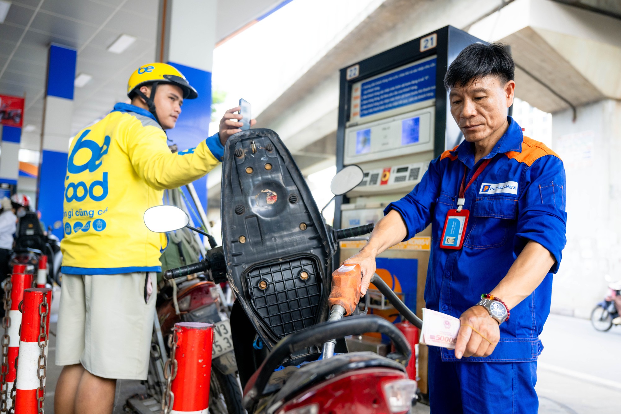 Xăng E10 ch&iacute;nh thức đến tay người ti&ecirc;u d&ugrave;ng tại H&agrave; Nội v&agrave;o năm 2026 - Ảnh 4.