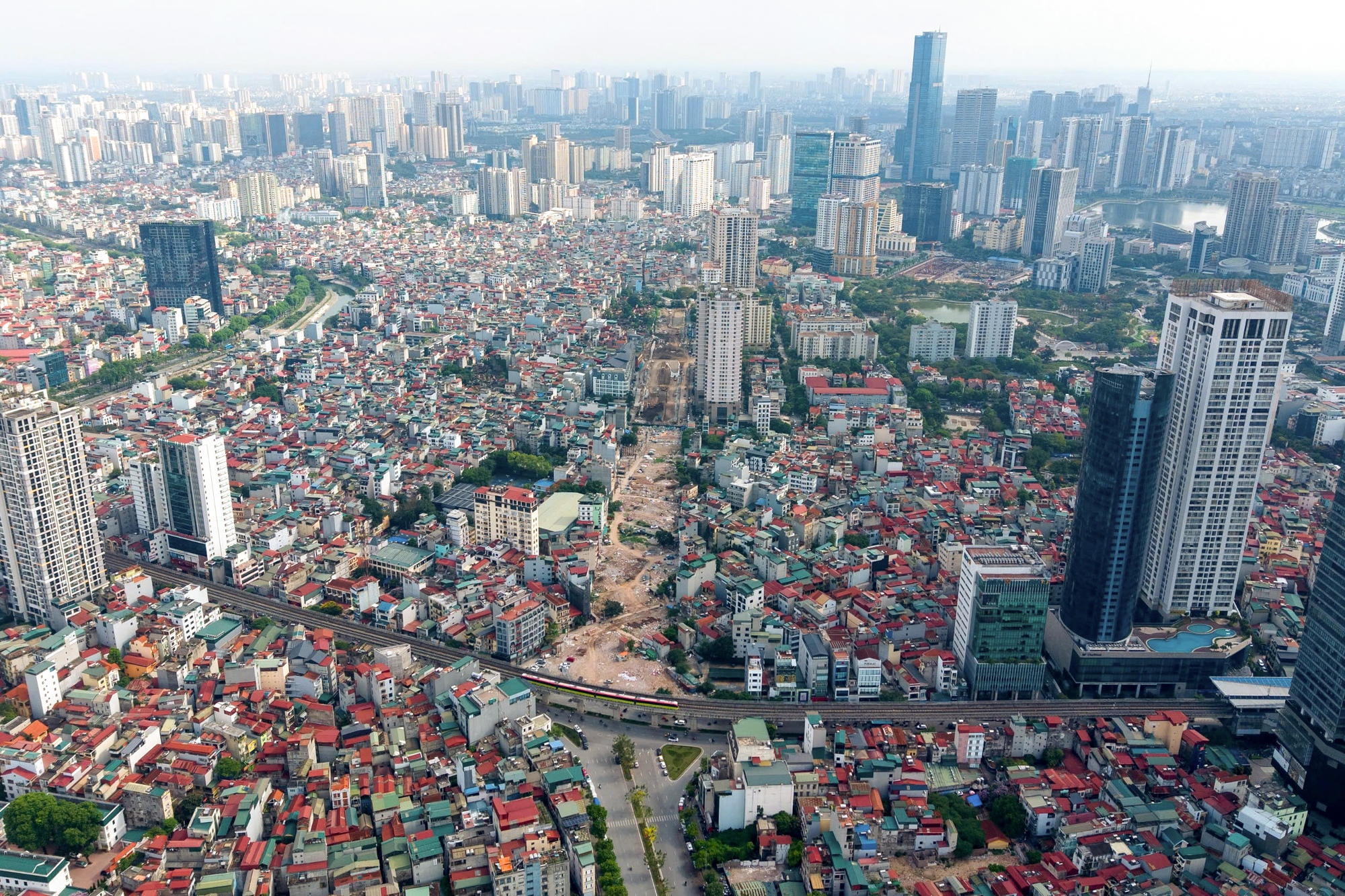 Cận cảnh nh&agrave; si&ecirc;u mỏng , si&ecirc;u m&eacute;o sau giải ph&oacute;ng mặt bằng ở H&agrave; Nội 2026 - Ảnh 1.