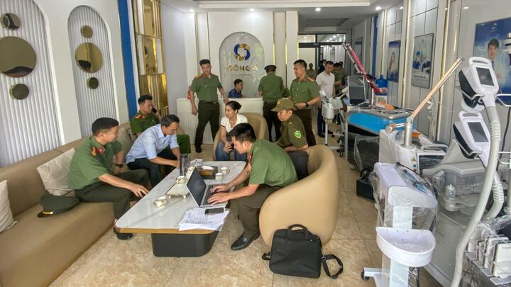 Bắc Ninh khởi tố 12 người giả danh b&aacute;c sĩ , lừa dối kh&aacute;ch h&agrave;ng thẩm mỹ năm 2026 - Ảnh 2.