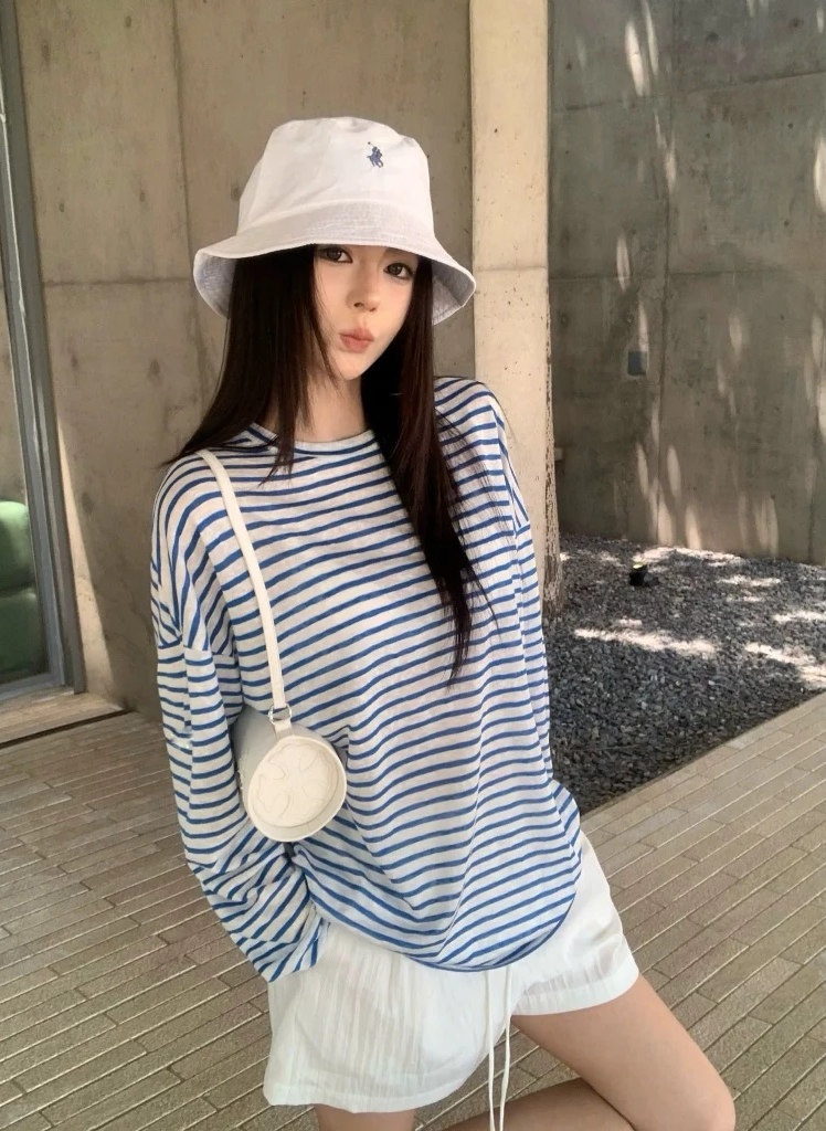 Kiểu &aacute;o hack tuổi đang được Song Hye Kyo cưng sủng, chị em U40 diện theo l&agrave; trẻ ra v&agrave;i tuổi - Ảnh 10.