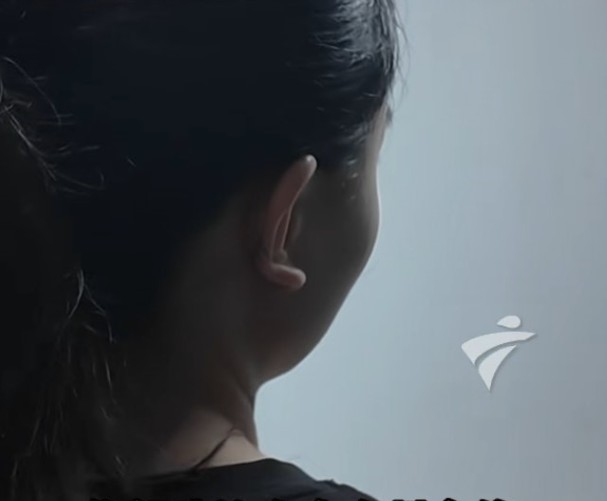 Cụ bà bàng hoàng gánh nợ 100.000 nhân dân tệ sau buổi khám bệnh miễn phí - Ảnh 2. Cụ bà bàng hoàng gánh nợ 100.000 nhân dân tệ sau buổi khám bệnh miễn phí - Ảnh 2.