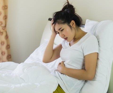 Sao giờ t&ocirc;i mới biết? Dấu hiệu &ldquo;dẫn đường&rdquo; của ung thư cổ tử cung kh&ocirc;ng phải đau bụng, m&agrave; l&agrave; 4 thứ&hellip; - Ảnh 1.