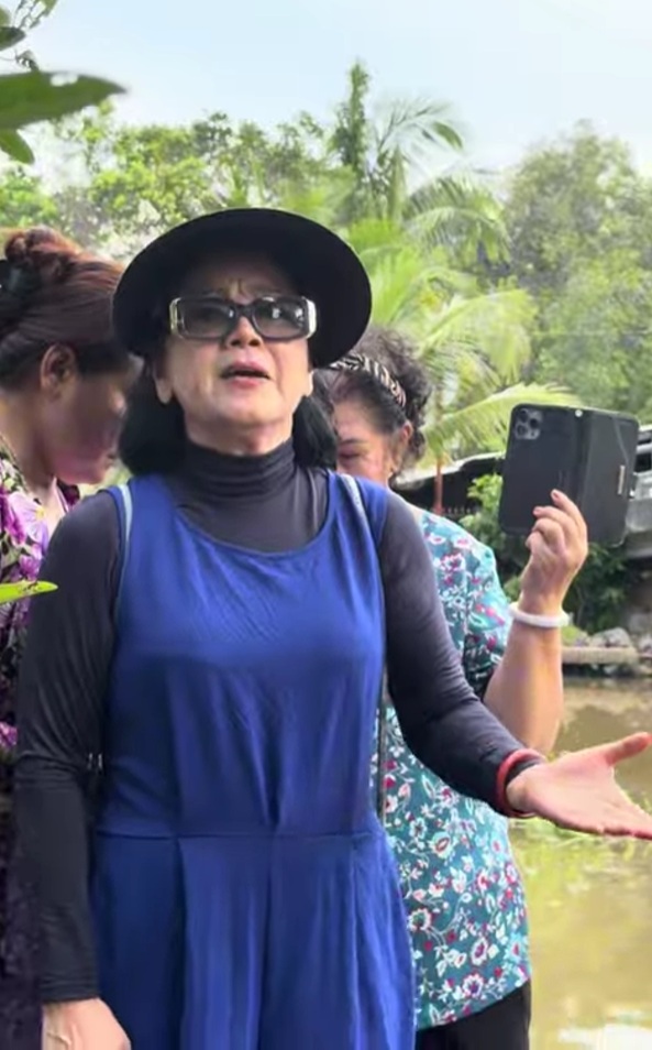 Hoa kh&ocirc;i cải lương Mộng Tuyền n&oacute;i quan hệ với 1 minh tinh ở Mỹ tuổi U90- Ảnh 1.